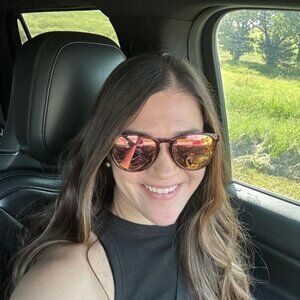 Meet your Posher, Jena